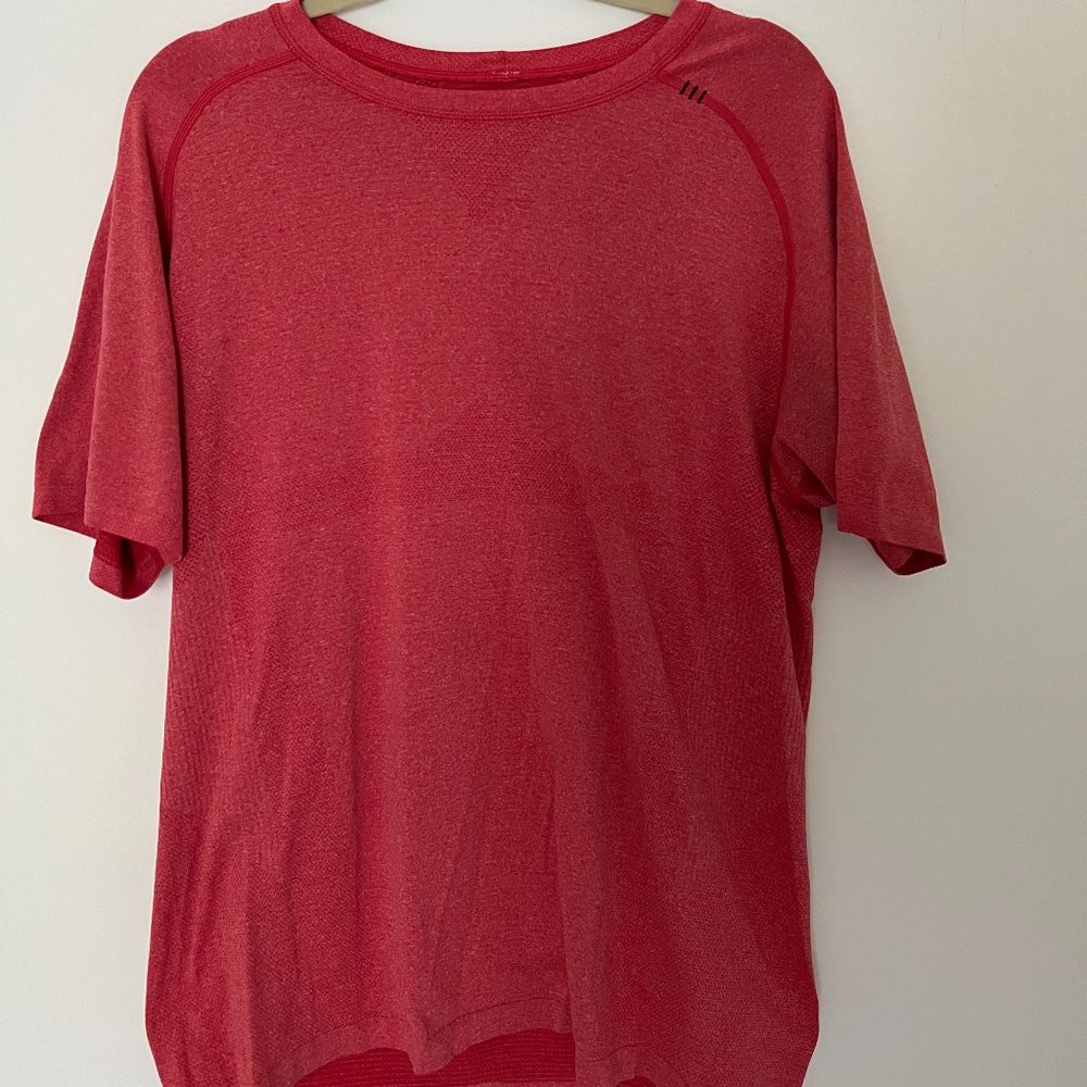 Men's LuLuLemon Tshirt